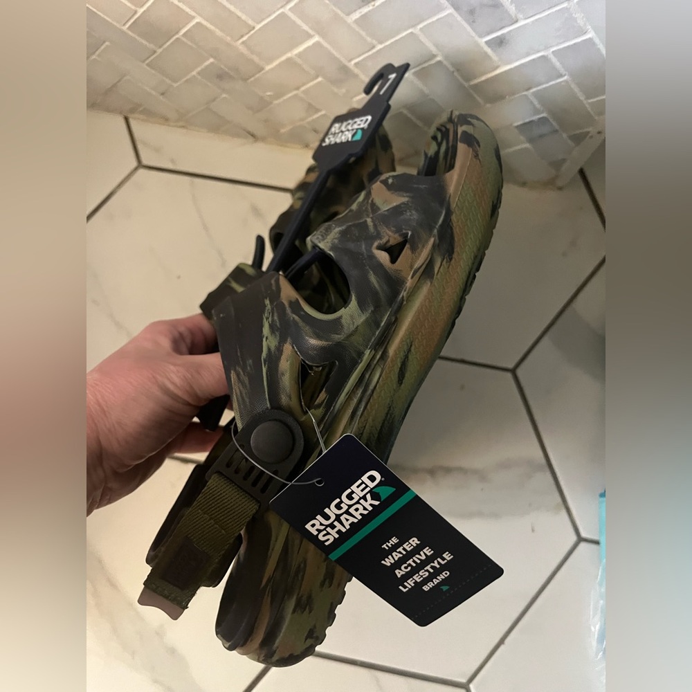 Rugged Shark Camouflage Sandals - Picture 5 of 7